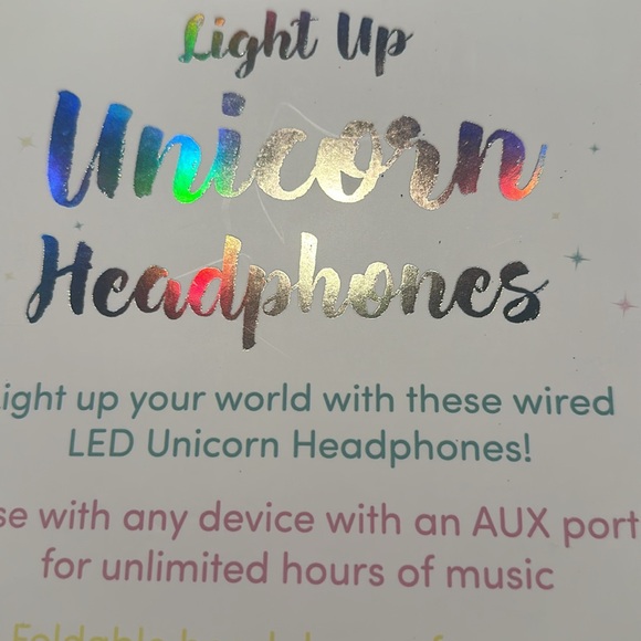 Gabby Goods Light Up Wired LED Unicorn Headphones for Kids. - Picture 3 of 5